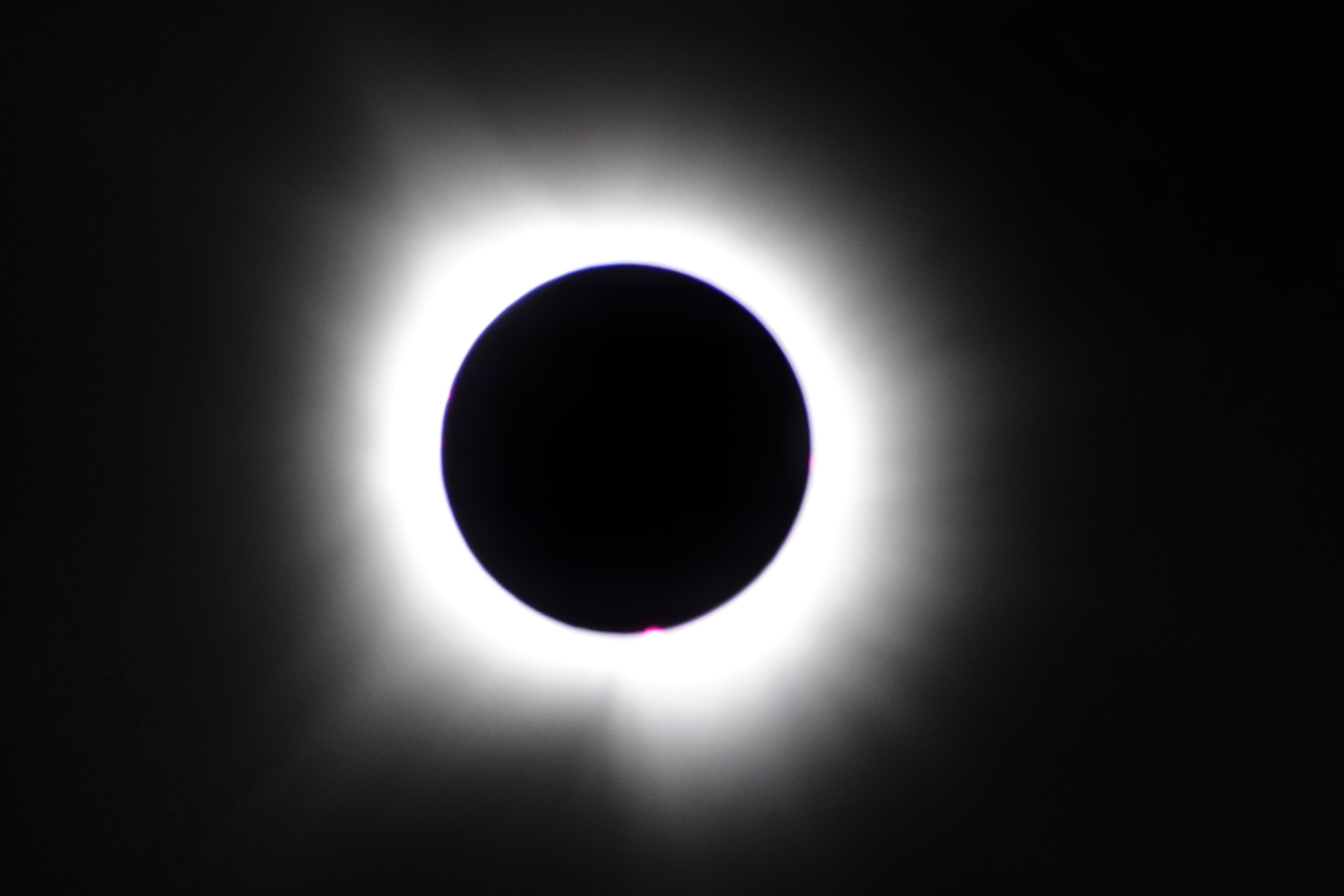 Éclipse totale de Soleil du 8 avril 2024